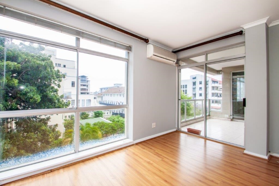 2 Bedroom Property for Sale in Sea Point Western Cape